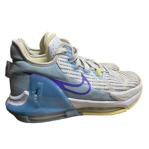 Nike Lebron Witness 6 Basketball Sneakers from Finish Line Size 3.5 Y